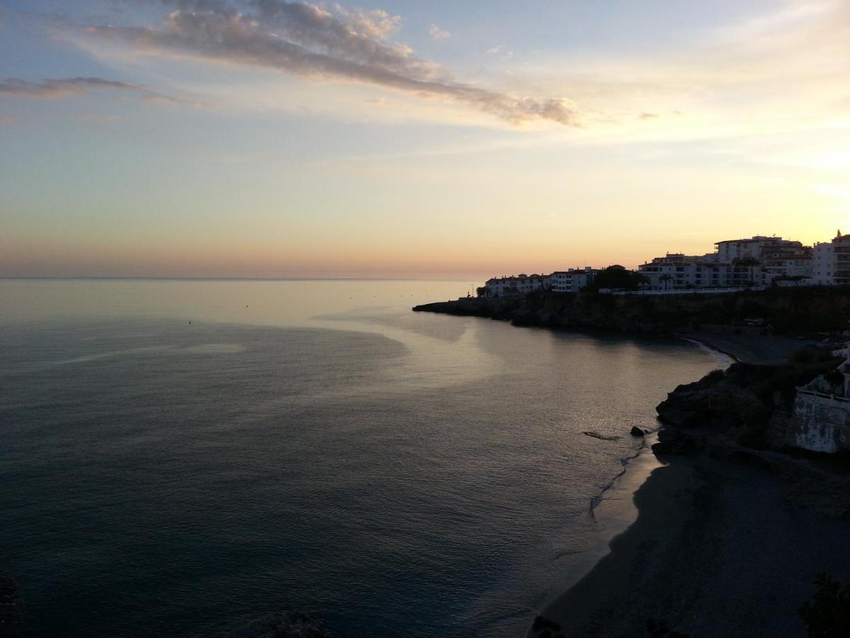 Playa Torrecilla Piscina Centro 2 Habitaciones Nerja Exteriör bild